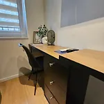 Regent Blue Apartments-free Private Parking