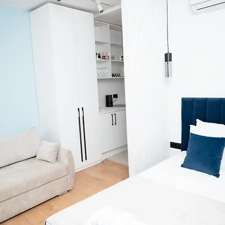 Daire Regent Blue Apartments-free Private Parking