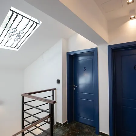 Regent Blue - Free Private Parking Apartment
