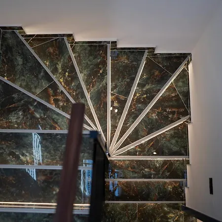 Regent Blue Apartments-free Private Parking *