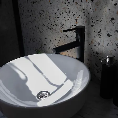 Regent Blue Apartments-free Private Parking