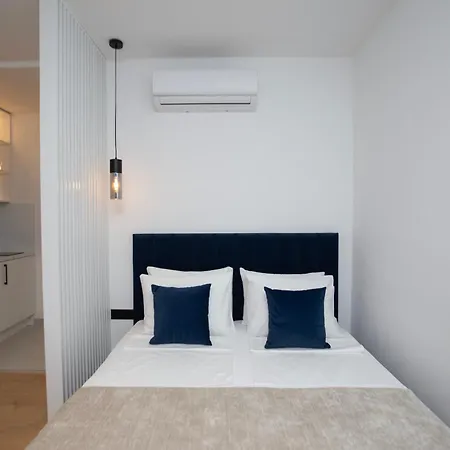 Regent Blue Apartments-free Private Parking *