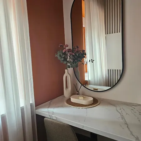 Regent Blue - Free Private Parking Apartment
