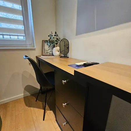 Regent Blue Apartments-free Private Parking