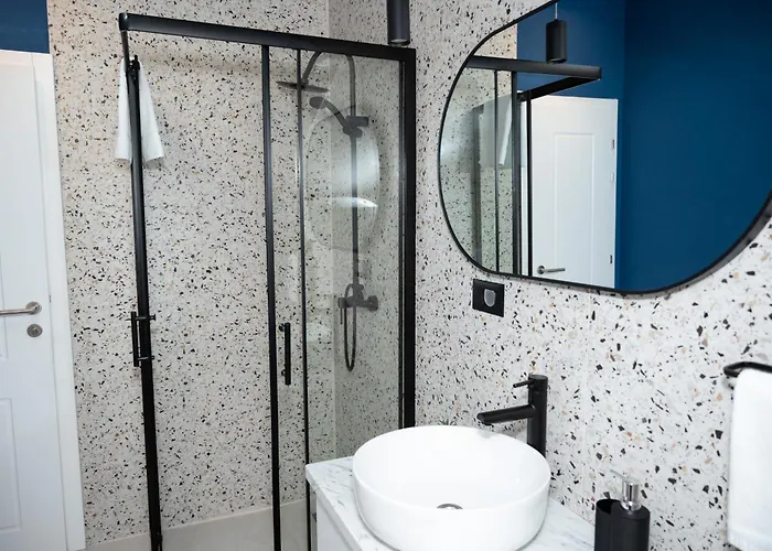 Regent Blue Apartments-free Private Parking *