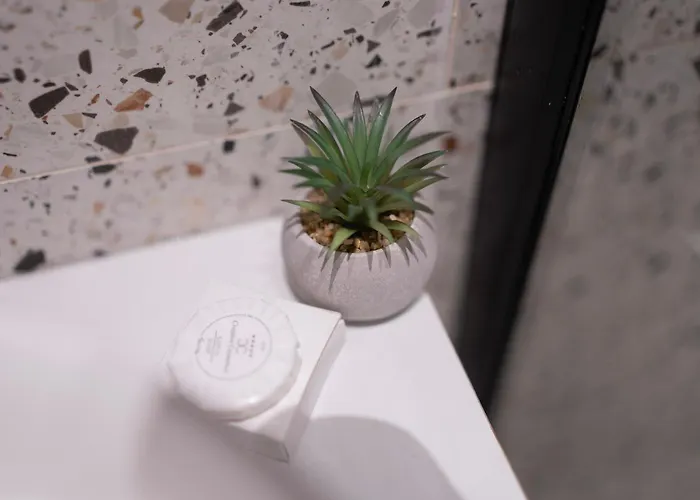 Regent Blue Apartments-free Private Parking *