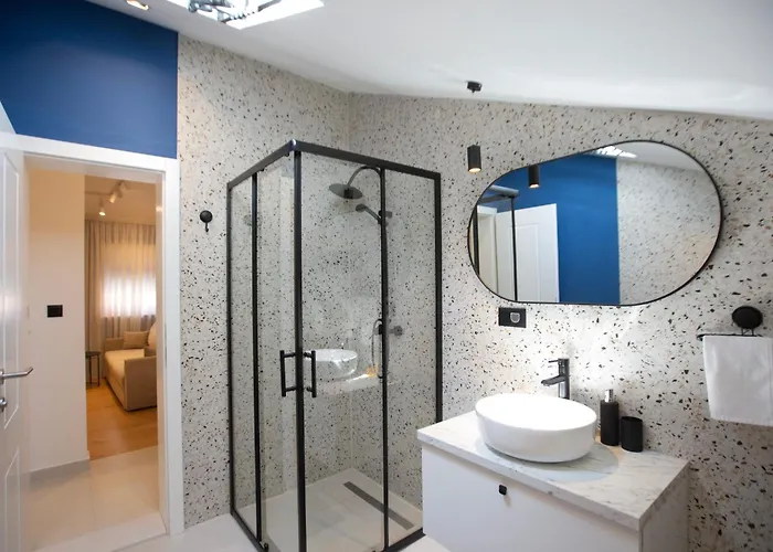 Regent Blue Apartments-free Private Parking *