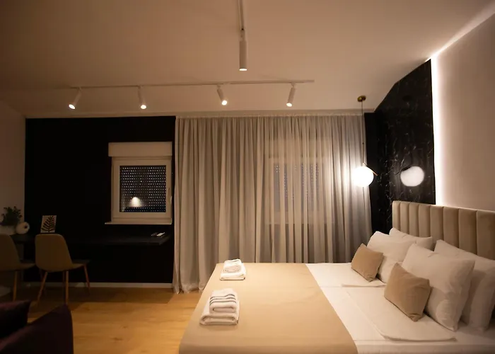 Daire Regent Blue Apartments-free Private Parking