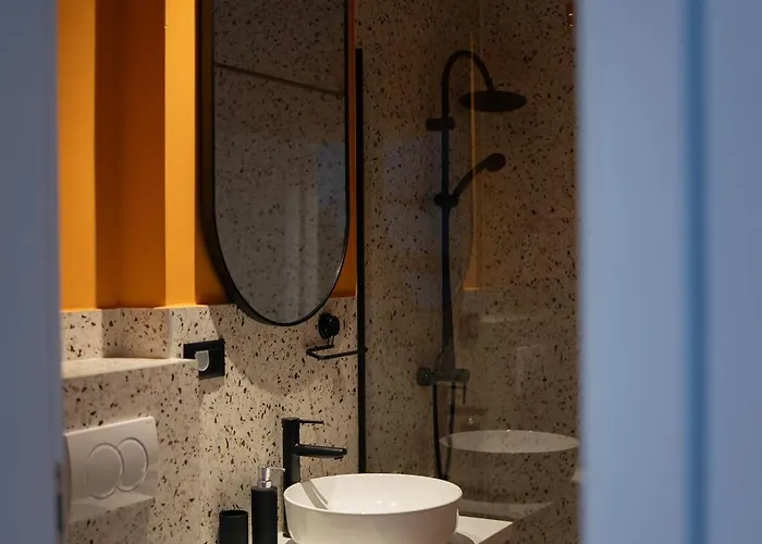 Regent Blue Apartments-free Private Parking *